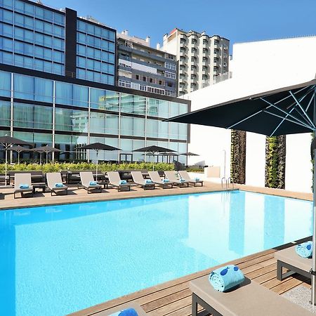 Iberostar Selection Lisboa Hotel Екстериор снимка The swimming pool at the hotel