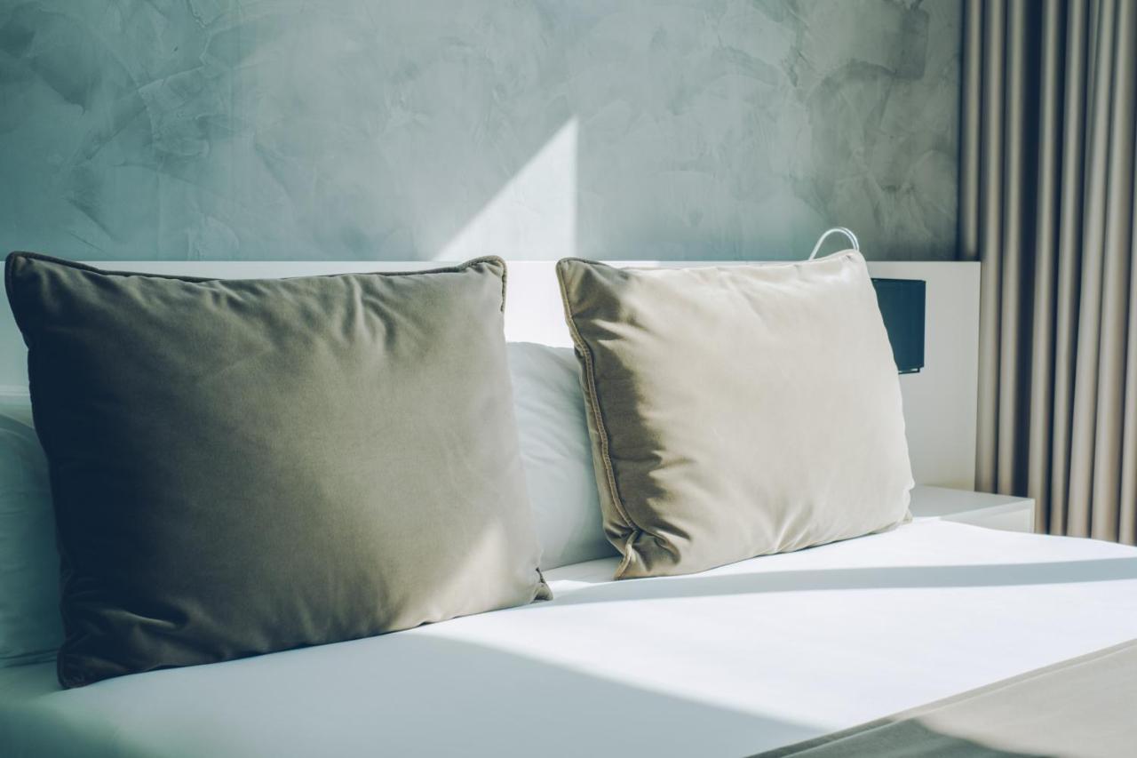 Iberostar Selection Lisboa Hotel Екстериор снимка Pillows on a bed