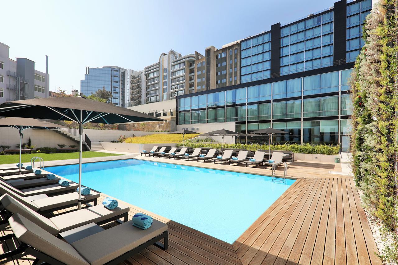 Iberostar Selection Lisboa Hotel Екстериор снимка The hotel's pool