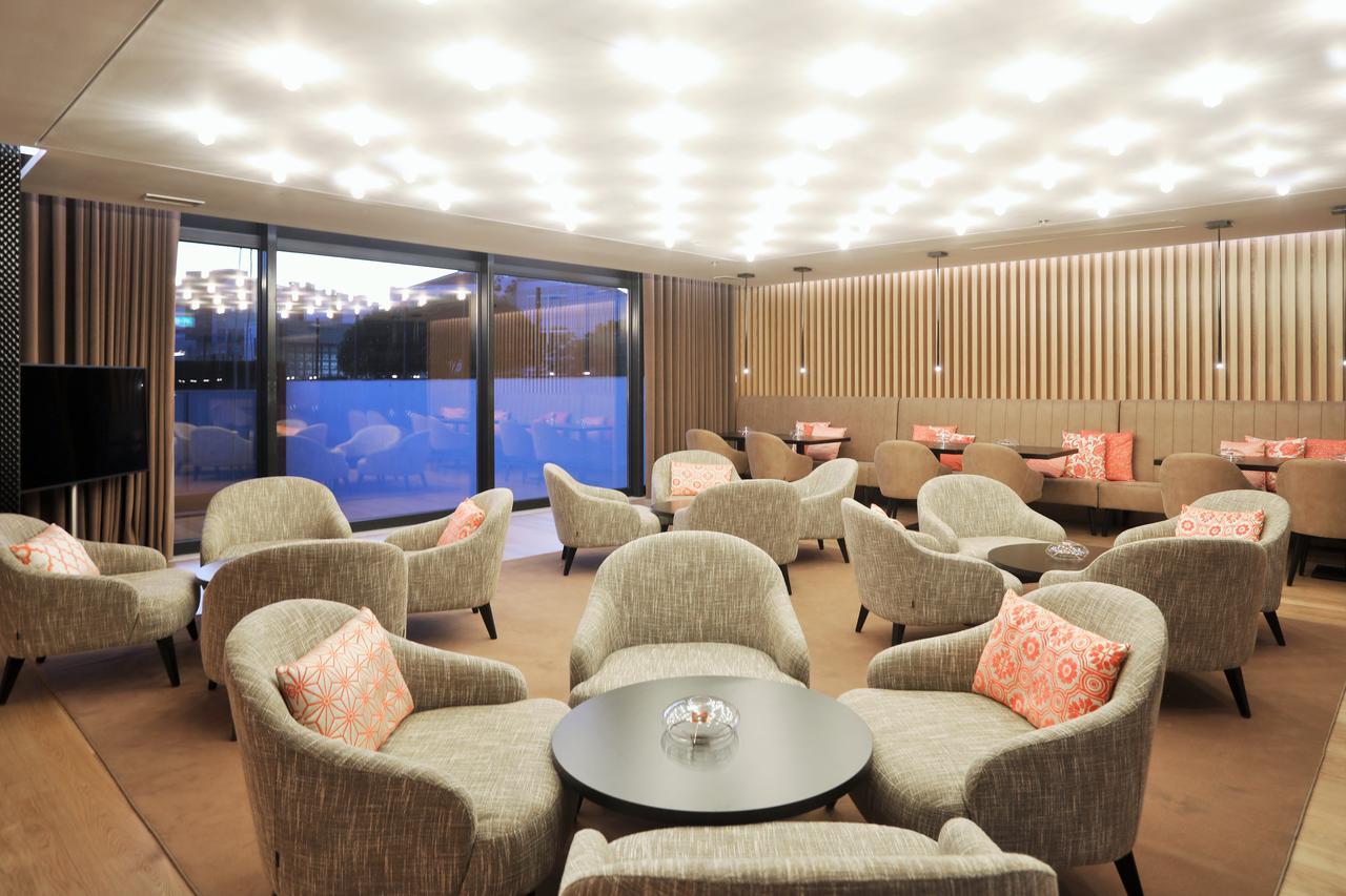 Iberostar Selection Lisboa Hotel Екстериор снимка The lounge at the airport