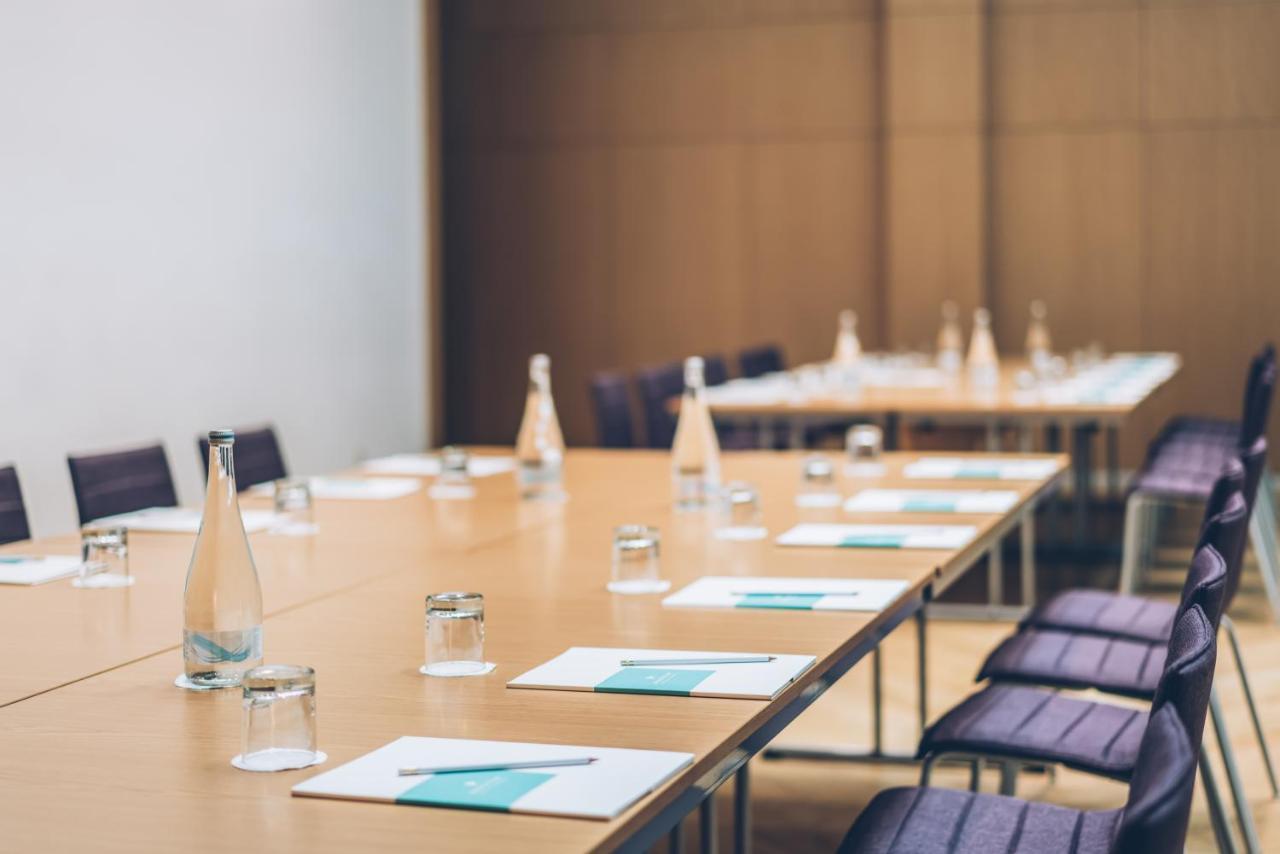 Iberostar Selection Lisboa Hotel Екстериор снимка A meeting room at the European University Barcelona