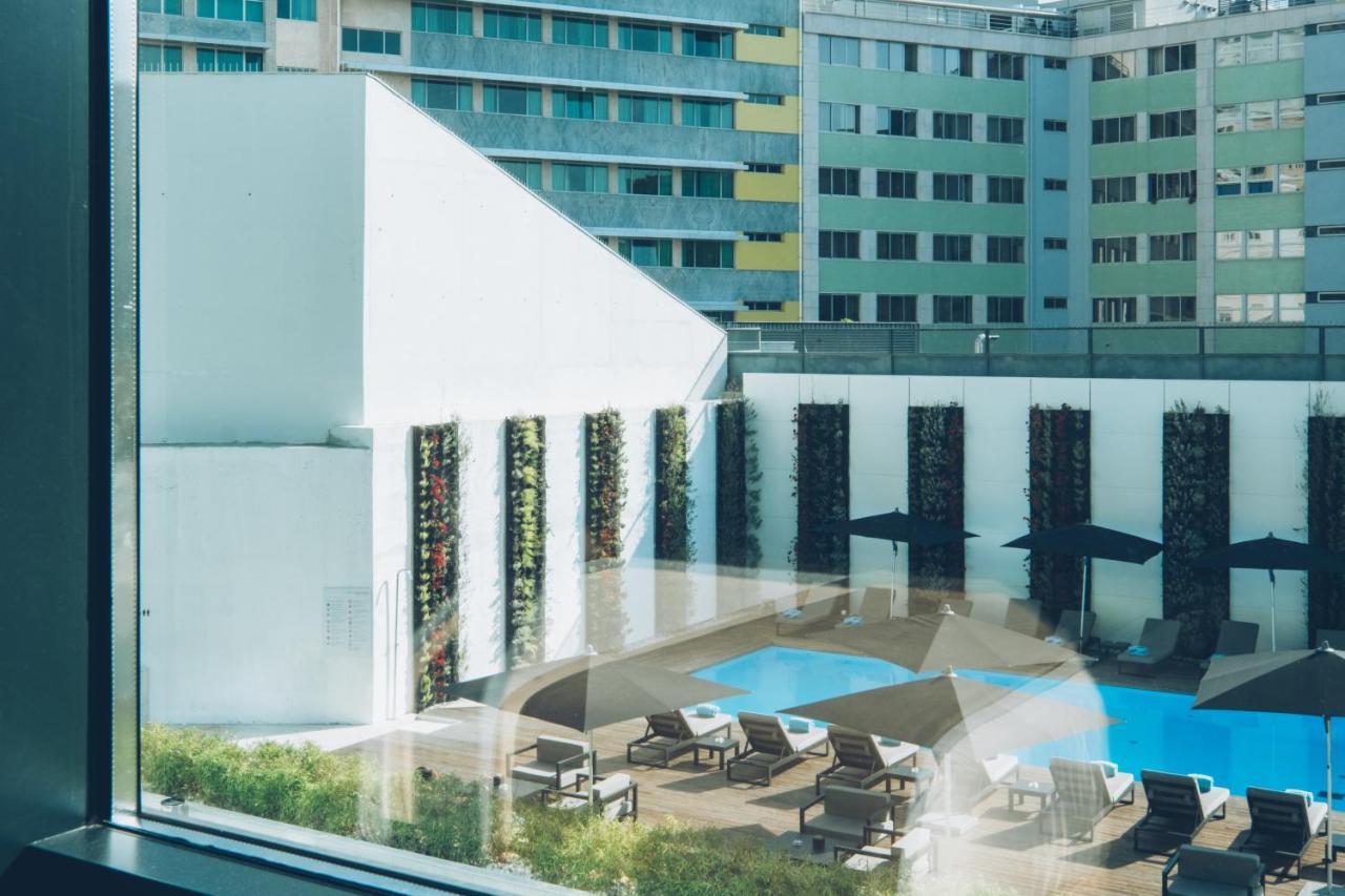 Iberostar Selection Lisboa Hotel Екстериор снимка The pool at the hotel
